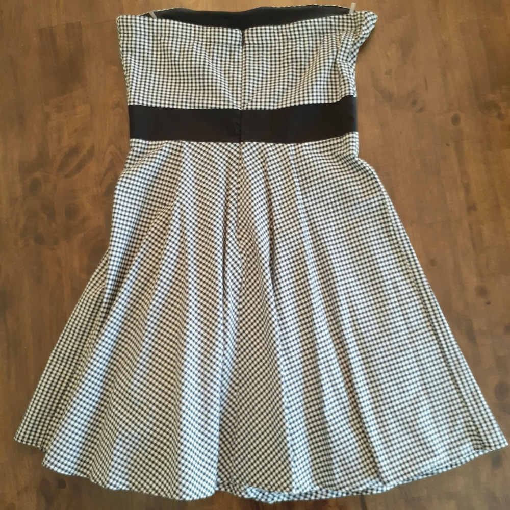 Black and White Gingham Strapless Dress - Picture 6 of 8